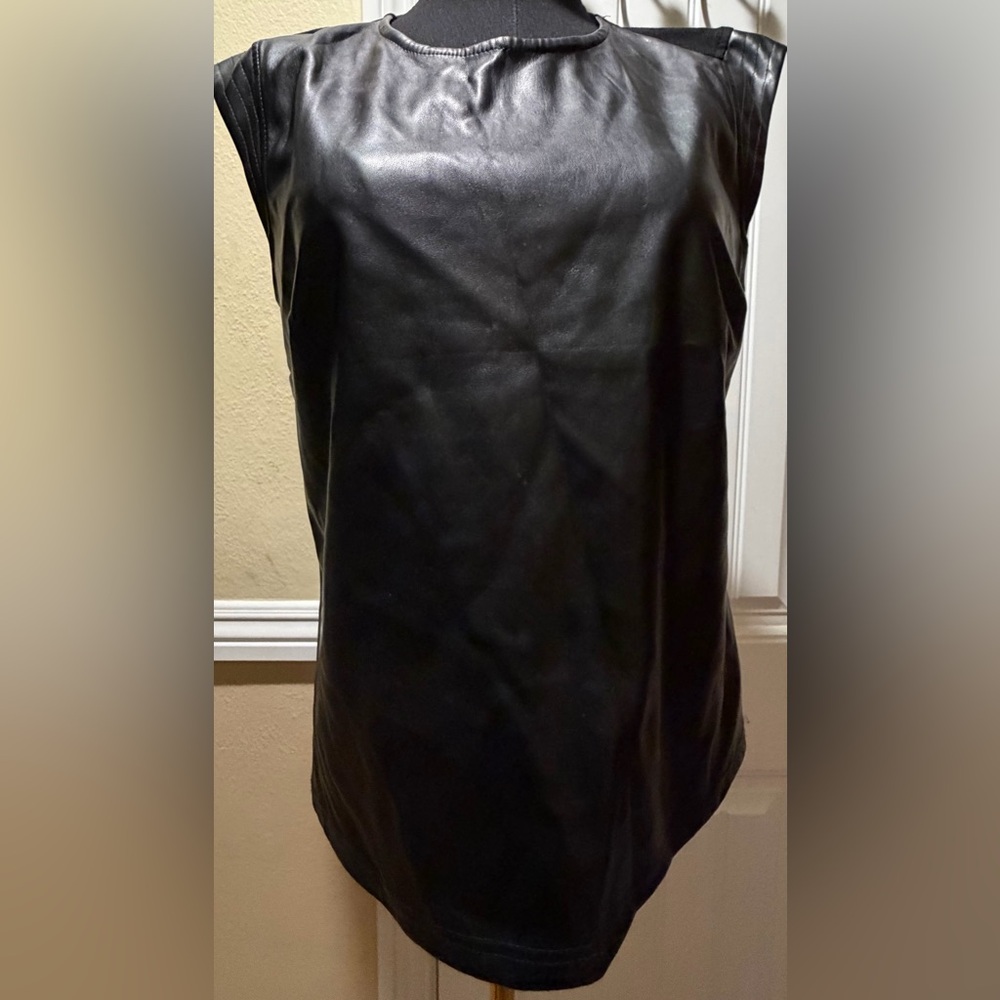 Laundry By Shelli Segal Black Sleeveless Top